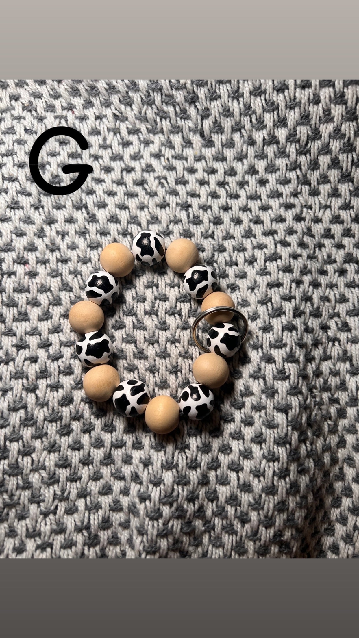 Round animal print keychains