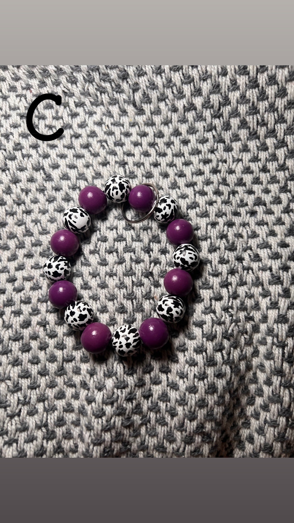 Round animal print keychains