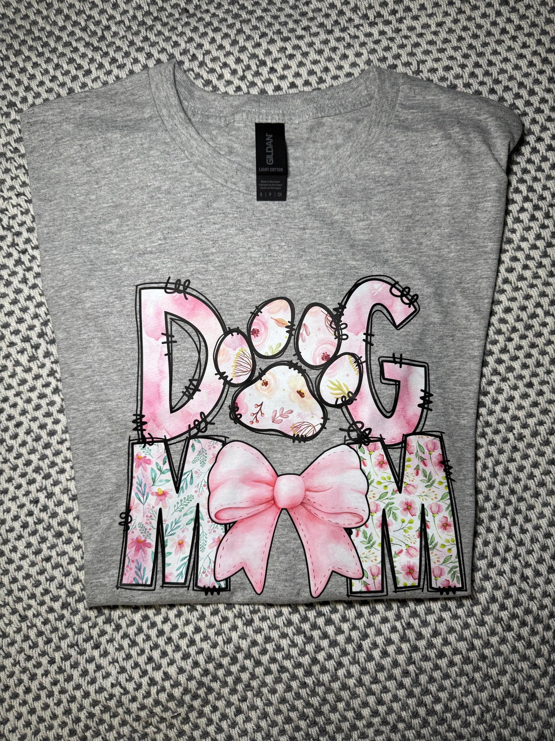 Dog Mom - Gildan image 0