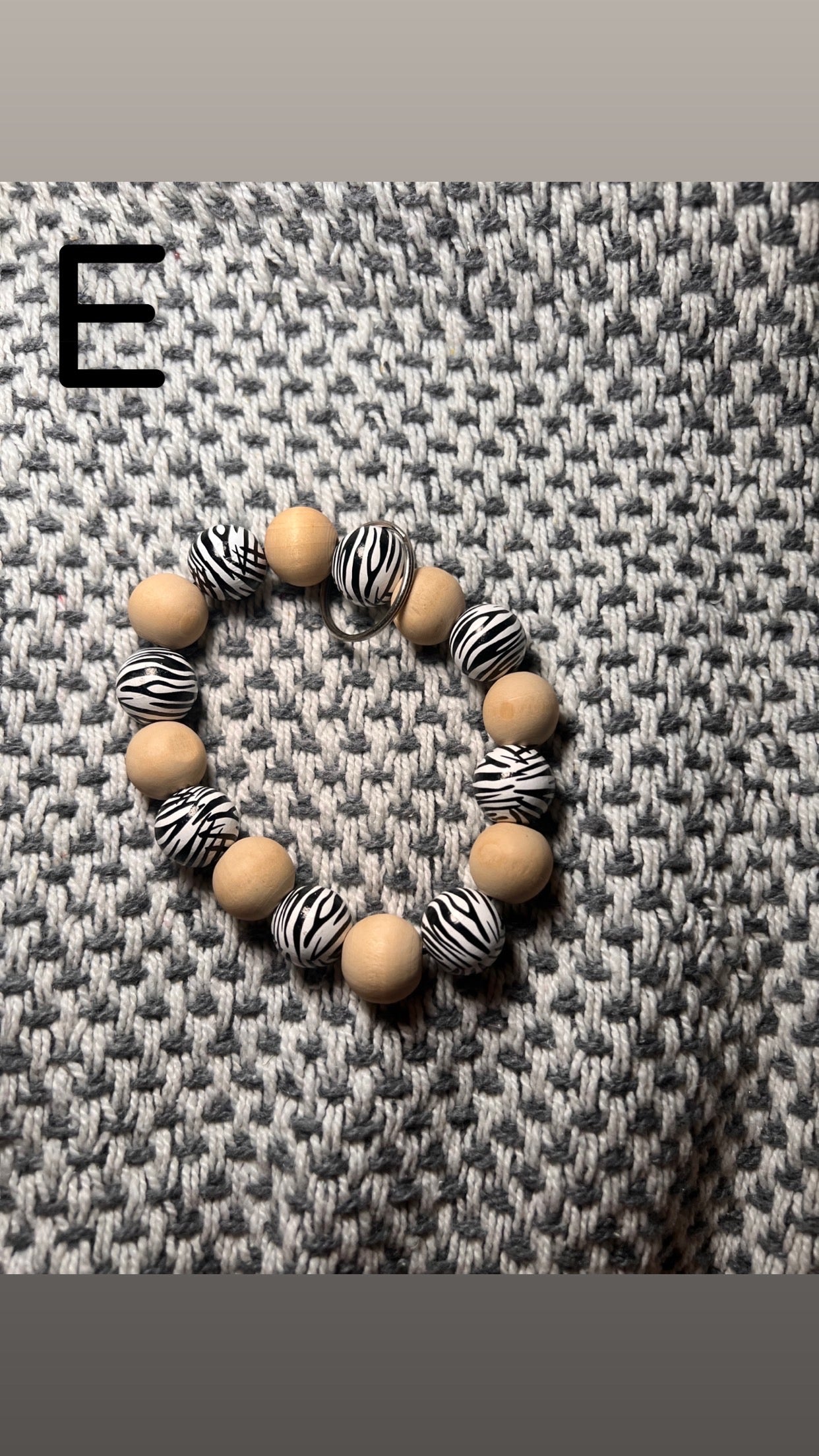 Round animal print keychains