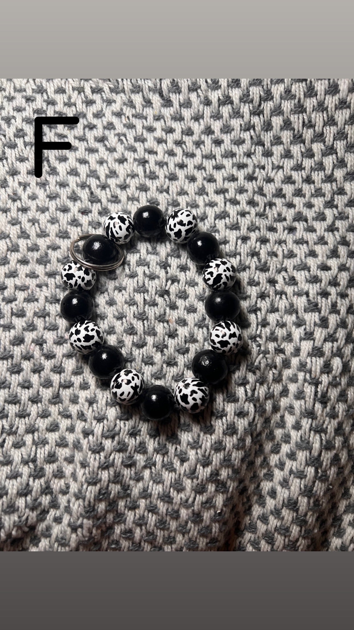 Round animal print keychains